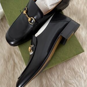 Elegant Gucci  Black Leather Loafers